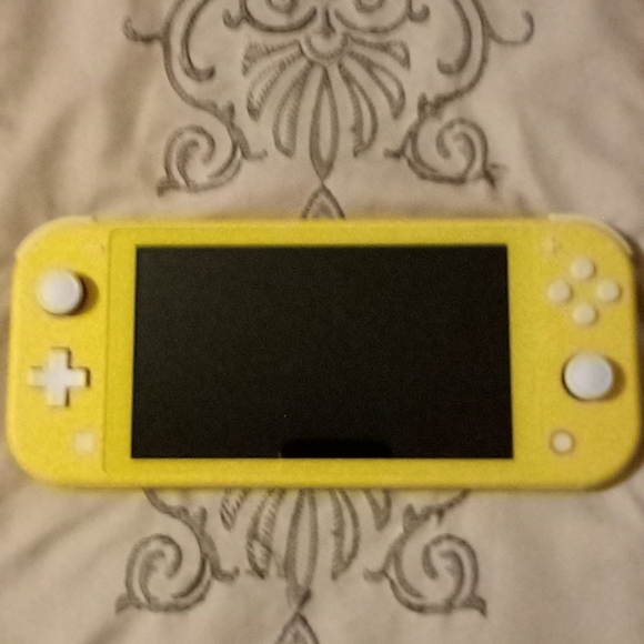 Nintendo Switch - Picture 1 of 4